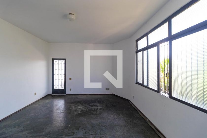 Casa à Venda - Jardim Santana, 5 Quartos,  120 m2 em , Campinas - sp | SoloBR