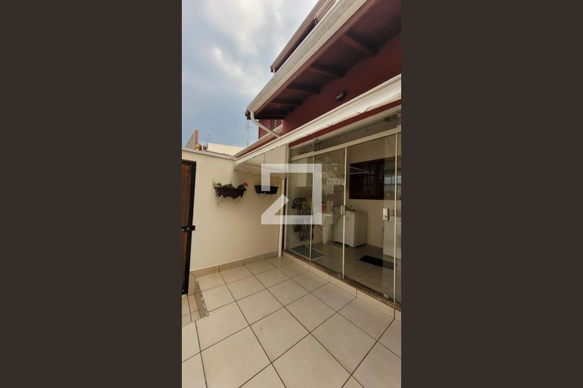 Casa à Venda - Nova Campinas, 4 Quartos,  300 m2 em , Campinas - sp | SoloBR