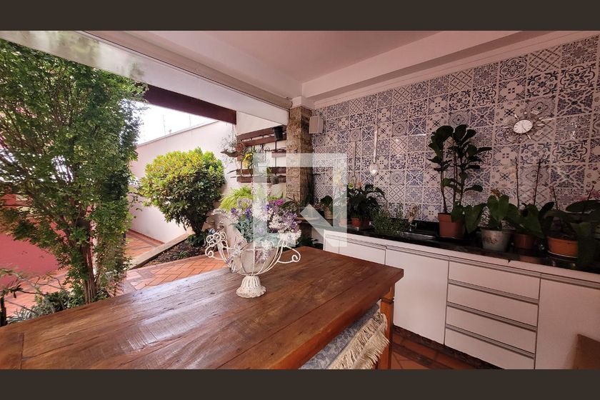Casa à Venda - Nova Campinas, 4 Quartos,  300 m2 em , Campinas - sp | SoloBR