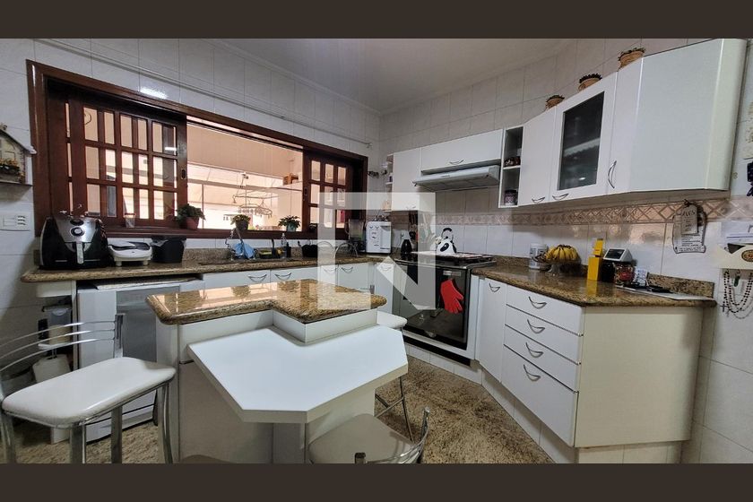Casa à Venda - Nova Campinas, 4 Quartos,  300 m2 em , Campinas - sp | SoloBR