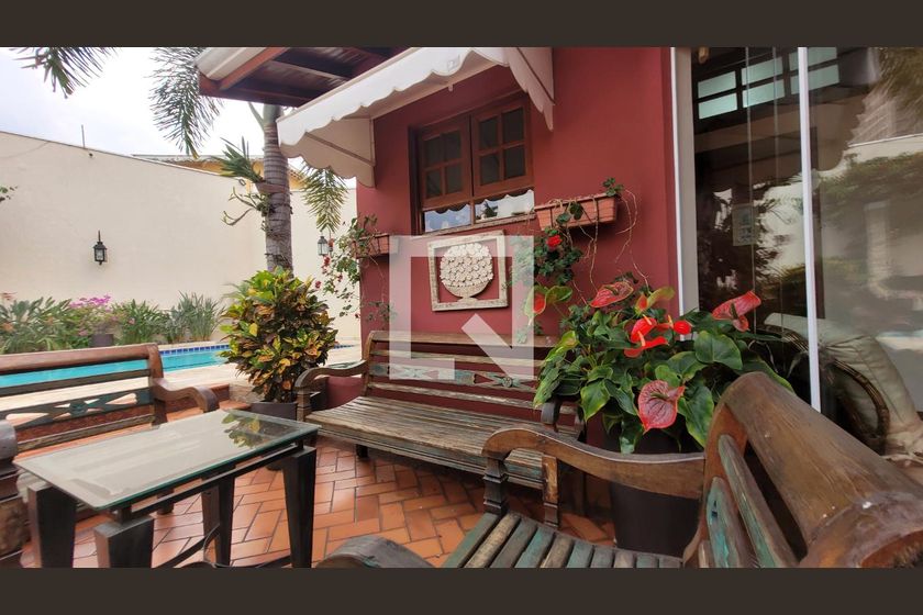 Casa à Venda - Nova Campinas, 4 Quartos,  300 m2 em , Campinas - sp | SoloBR