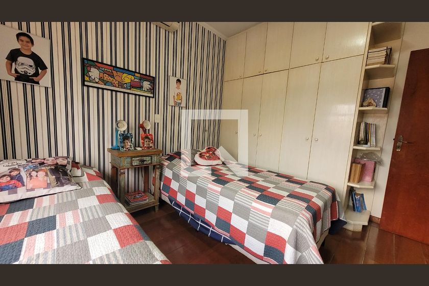 Casa à Venda - Nova Campinas, 4 Quartos,  300 m2 em , Campinas - sp | SoloBR