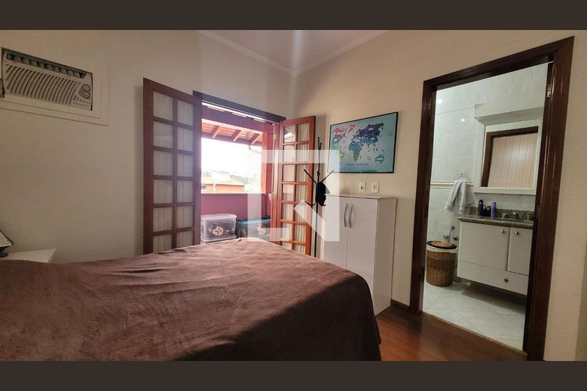 Casa à Venda - Nova Campinas, 4 Quartos,  300 m2 em , Campinas - sp | SoloBR
