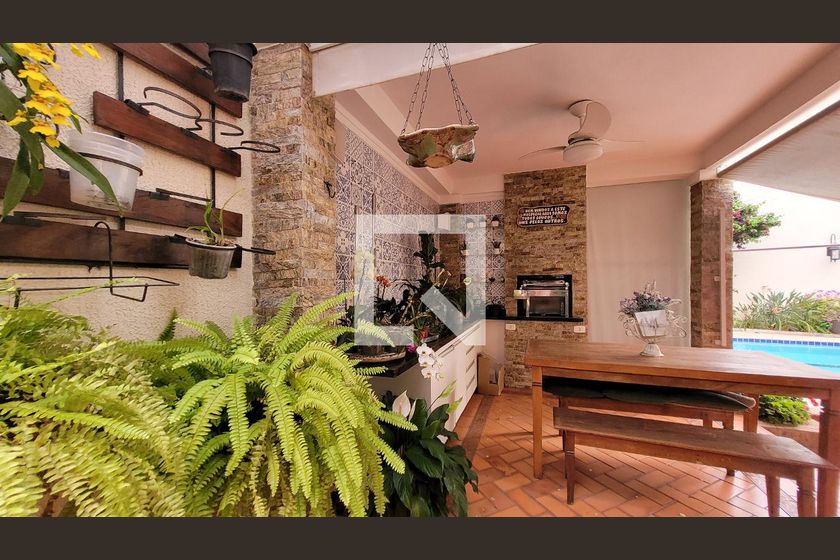 Casa à Venda - Nova Campinas, 4 Quartos,  300 m2 em , Campinas - sp | SoloBR