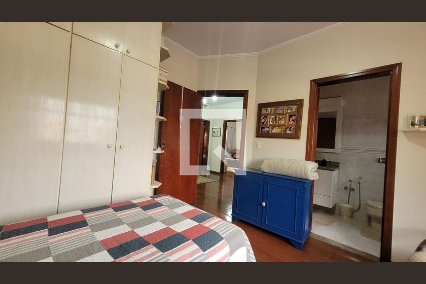 Casa à Venda - Nova Campinas, 4 Quartos,  300 m2 em , Campinas - sp | SoloBR