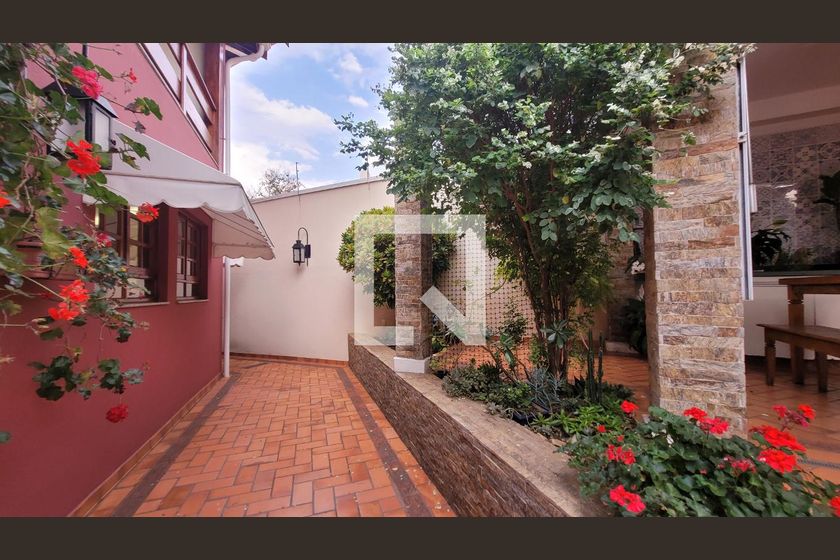 Casa à Venda - Nova Campinas, 4 Quartos,  300 m2 em , Campinas - sp | SoloBR