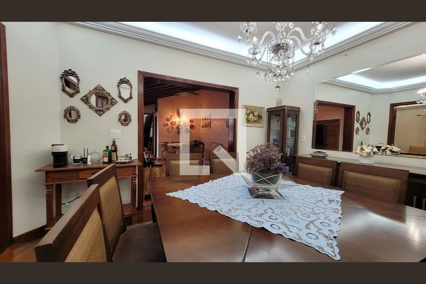 Casa à Venda - Nova Campinas, 4 Quartos,  300 m2 em , Campinas - sp | SoloBR