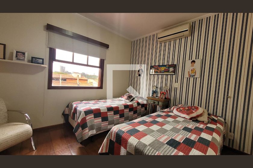Casa à Venda - Nova Campinas, 4 Quartos,  300 m2 em , Campinas - sp | SoloBR