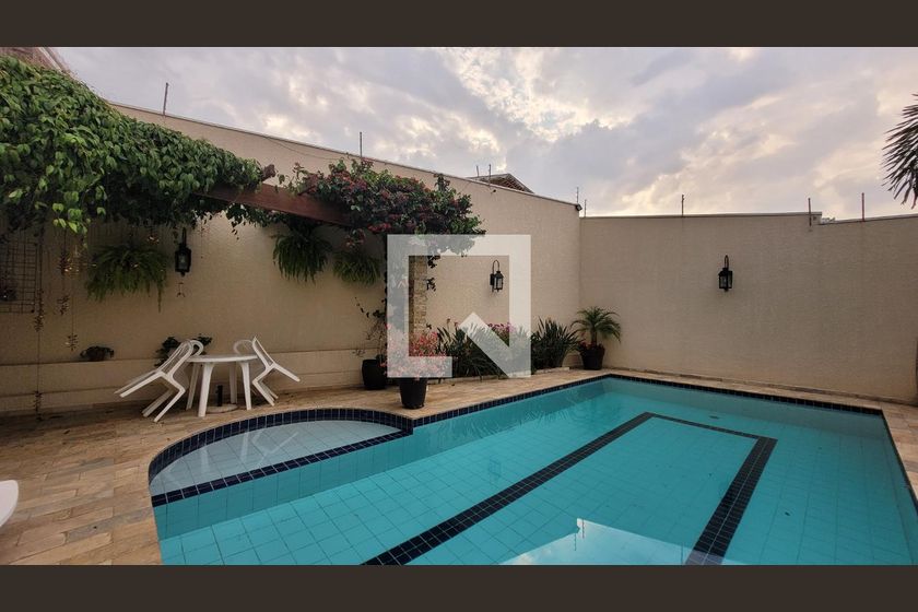 Casa à Venda - Nova Campinas, 4 Quartos,  300 m2 em , Campinas - sp | SoloBR
