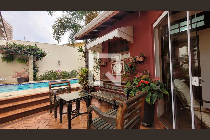 Casa à Venda - Nova Campinas, 4 Quartos,  300 m2 em , Campinas - sp | SoloBR