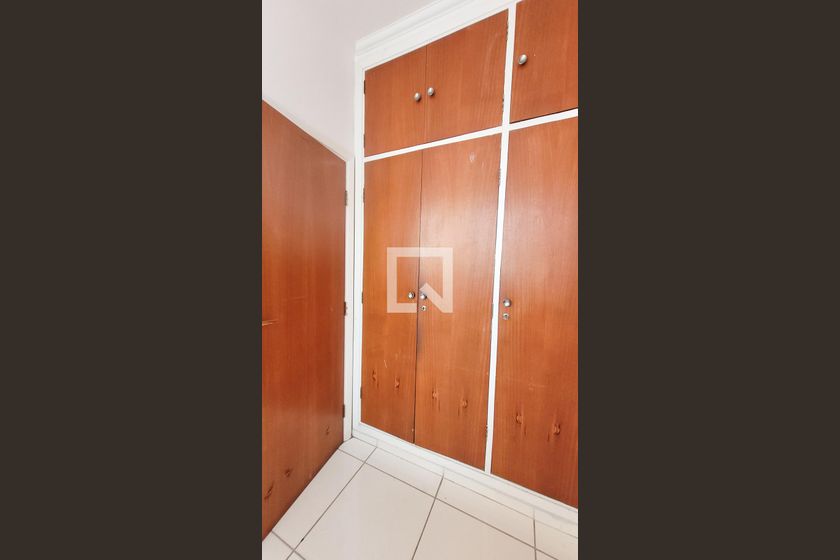 Casa à Venda - Bosque, 3 Quartos,  300 m2 em , Campinas - sp | SoloBR