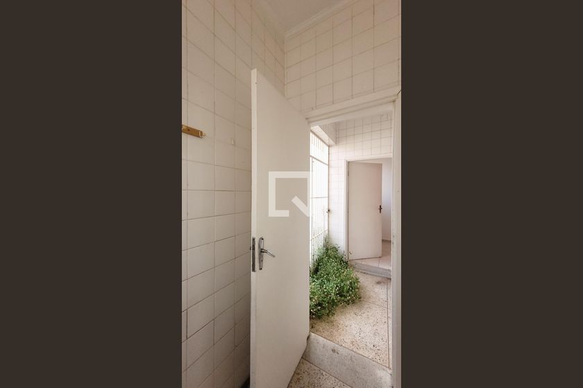 Casa à Venda - Bosque, 3 Quartos,  300 m2 em , Campinas - sp | SoloBR