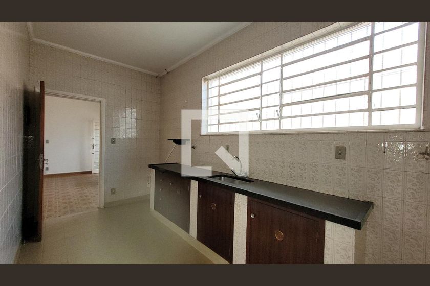 Casa à Venda - Bosque, 3 Quartos,  300 m2 em , Campinas - sp | SoloBR