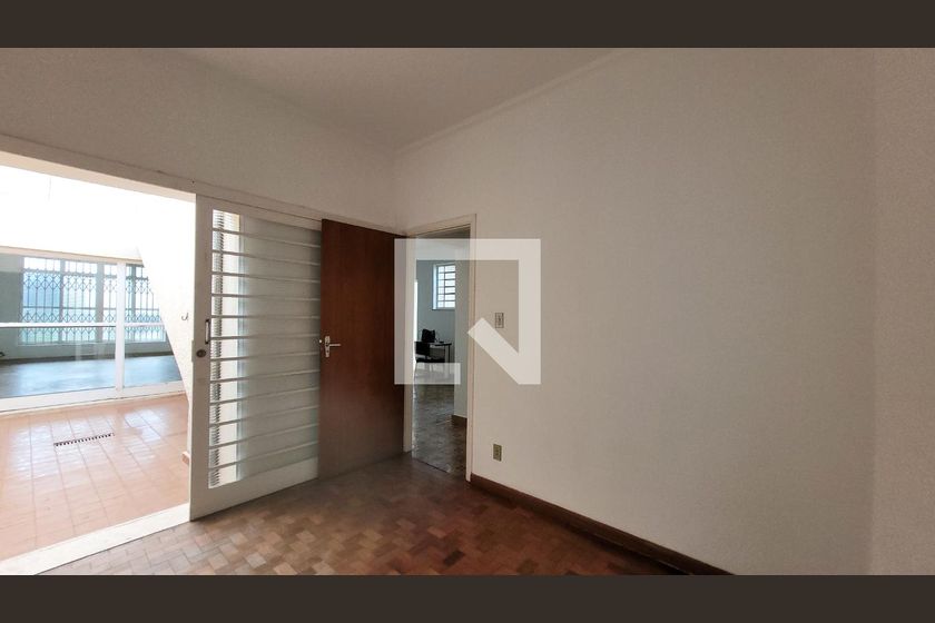 Casa à Venda - Bosque, 3 Quartos,  300 m2 em , Campinas - sp | SoloBR
