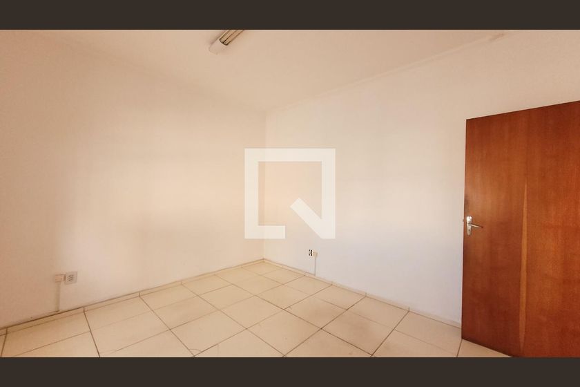 Casa à Venda - Bosque, 3 Quartos,  300 m2 em , Campinas - sp | SoloBR