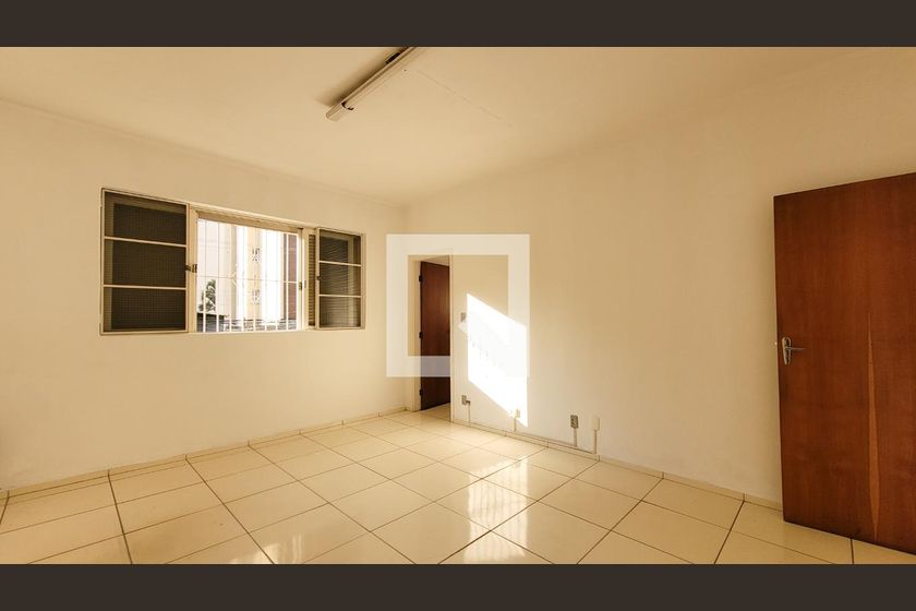 Casa à Venda - Bosque, 3 Quartos,  300 m2 em , Campinas - sp | SoloBR