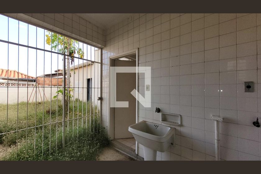 Casa à Venda - Bosque, 3 Quartos,  300 m2 em , Campinas - sp | SoloBR