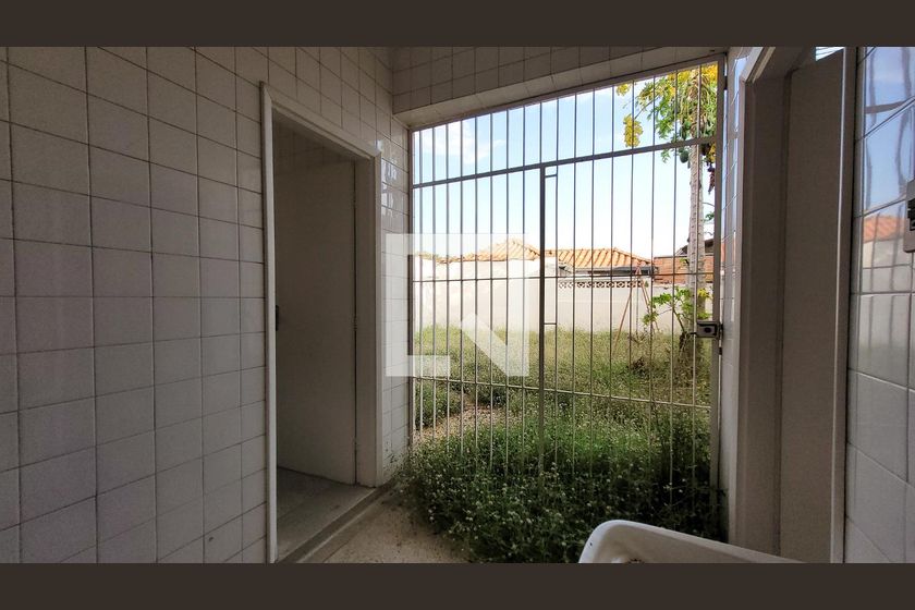 Casa à Venda - Bosque, 3 Quartos,  300 m2 em , Campinas - sp | SoloBR