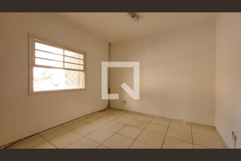 Casa à Venda - Bosque, 3 Quartos,  300 m2 em , Campinas - sp | SoloBR