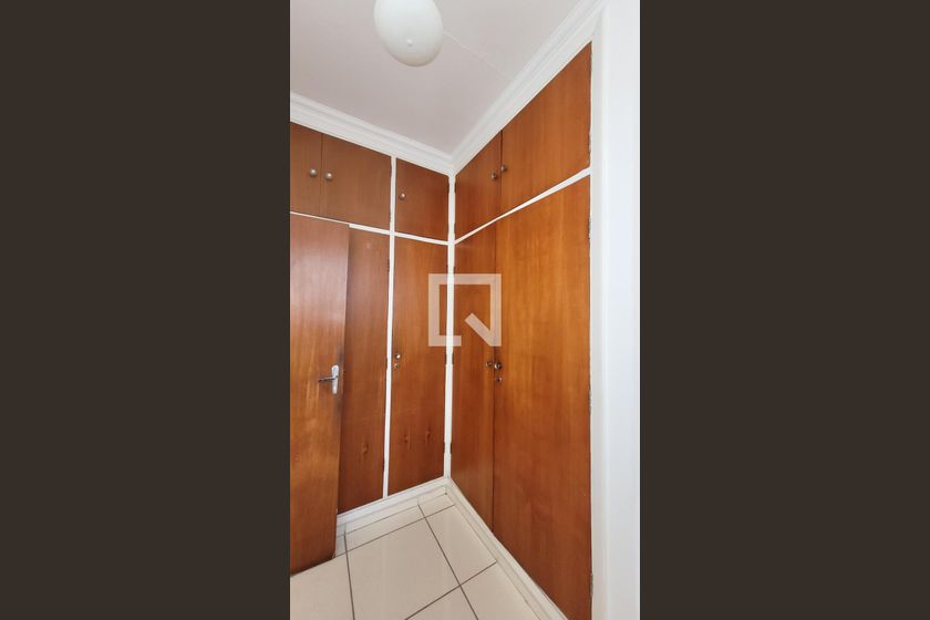 Casa à Venda - Bosque, 3 Quartos,  300 m2 em , Campinas - sp | SoloBR