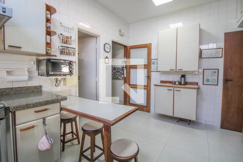 Casa à Venda - Nova Campinas, 5 Quartos,  525 m2 em , Campinas - sp | SoloBR