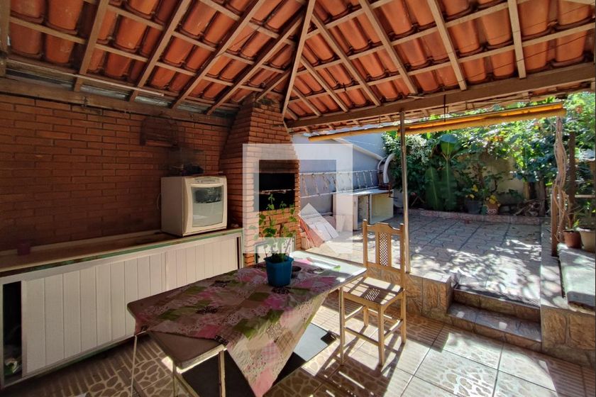 Casa à Venda - Jardim do Lago, 4 Quartos,  208 m2 em , Campinas - sp | SoloBR
