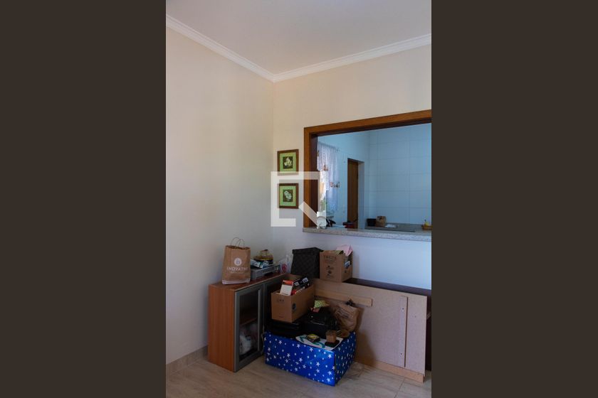 Casa à Venda - Mansões Santo Antônio, 2 Quartos,  180 m2 em , Campinas - sp | SoloBR