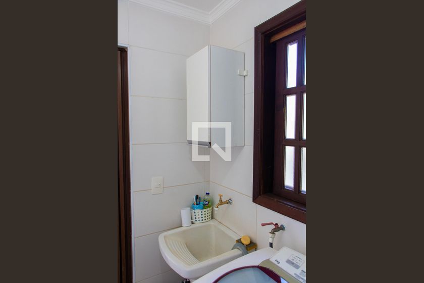 Casa à Venda - Mansões Santo Antônio, 2 Quartos,  180 m2 em , Campinas - sp | SoloBR