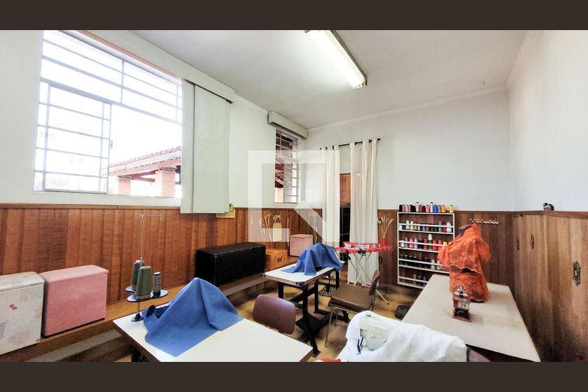 Casa à Venda - Jardim Flamboyant, 3 Quartos,  230 m2 em , Campinas - sp | SoloBR
