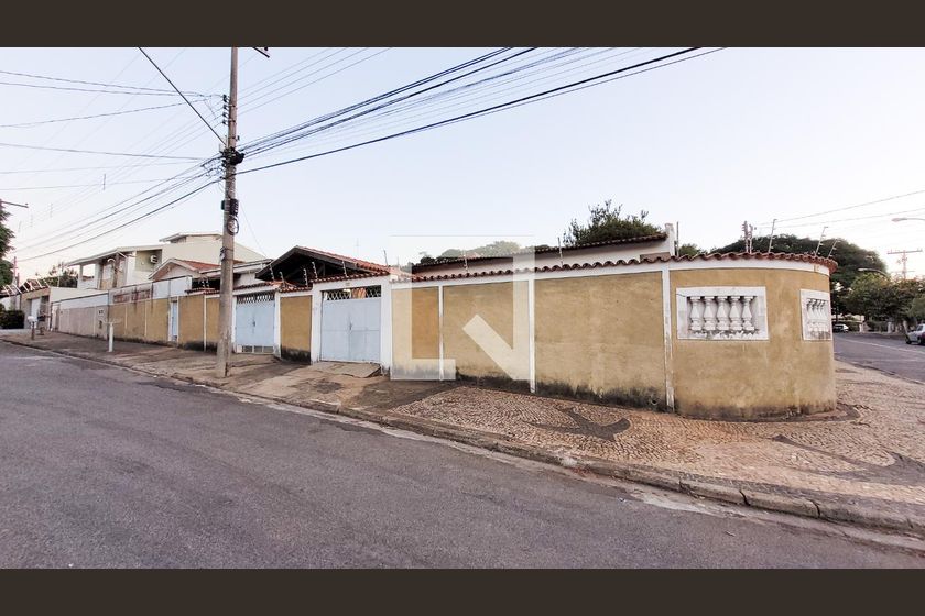 Casa à Venda - Jardim Flamboyant, 3 Quartos,  230 m2 em , Campinas - sp | SoloBR
