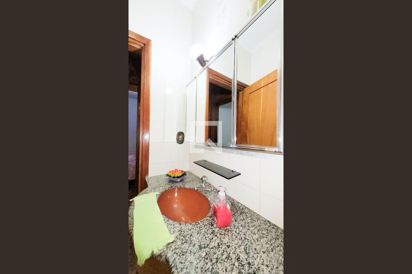 Casa à Venda - Jardim Flamboyant, 3 Quartos,  230 m2 em , Campinas - sp | SoloBR