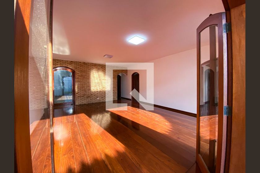 Casa, 7 quartos, 380 m² - Foto 1