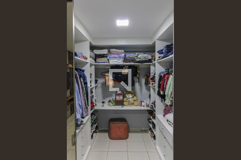 Casa, 4 quartos, 265 m² - Foto 15