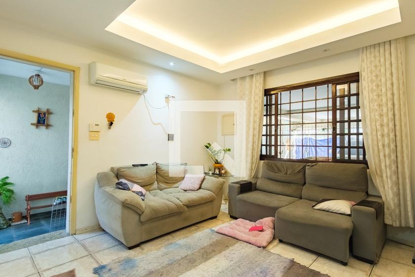 Casa, 4 quartos, 180 m² - Foto 1