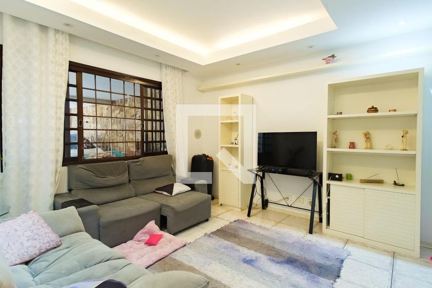 Casa, 4 quartos, 180 m² - Foto 2