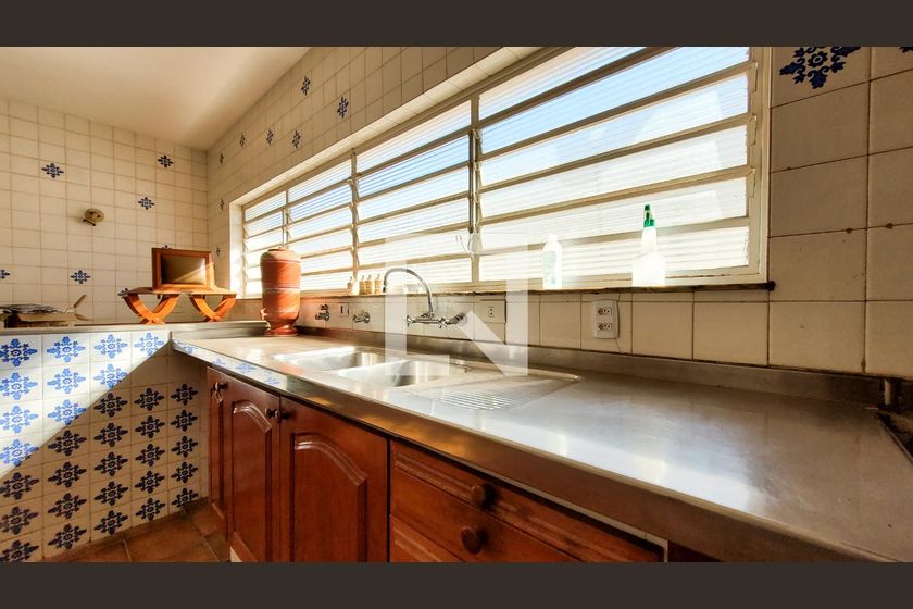 Casa à Venda - Jardim Chapadão, 4 Quartos,  280 m2 em , Campinas - sp | SoloBR