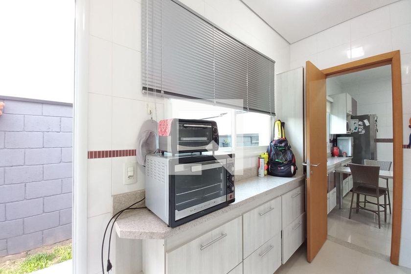 Casa à Venda - Swiss Park, 3 Quartos,  345 m2 em , Campinas - sp | SoloBR
