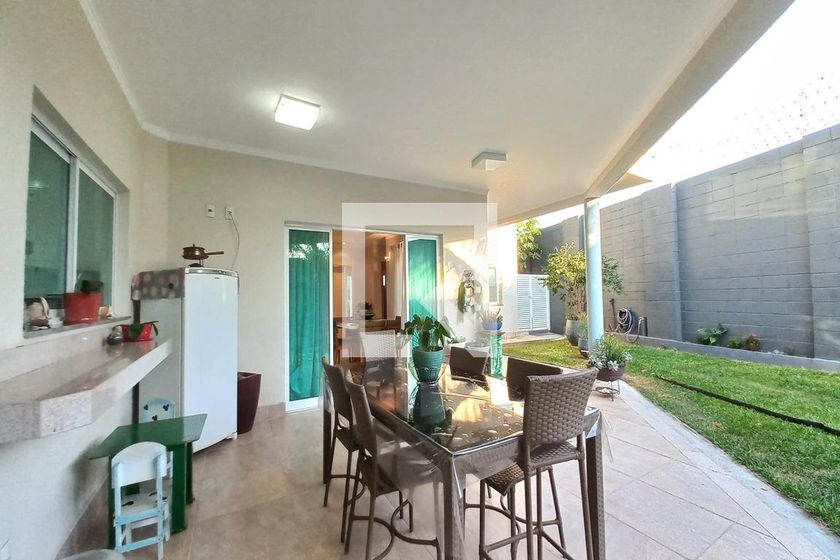 Casa à Venda - Swiss Park, 3 Quartos,  345 m2 em , Campinas - sp | SoloBR