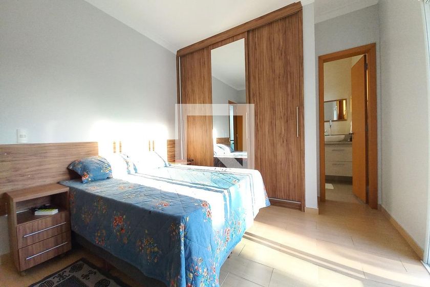Casa à Venda - Swiss Park, 3 Quartos,  345 m2 em , Campinas - sp | SoloBR