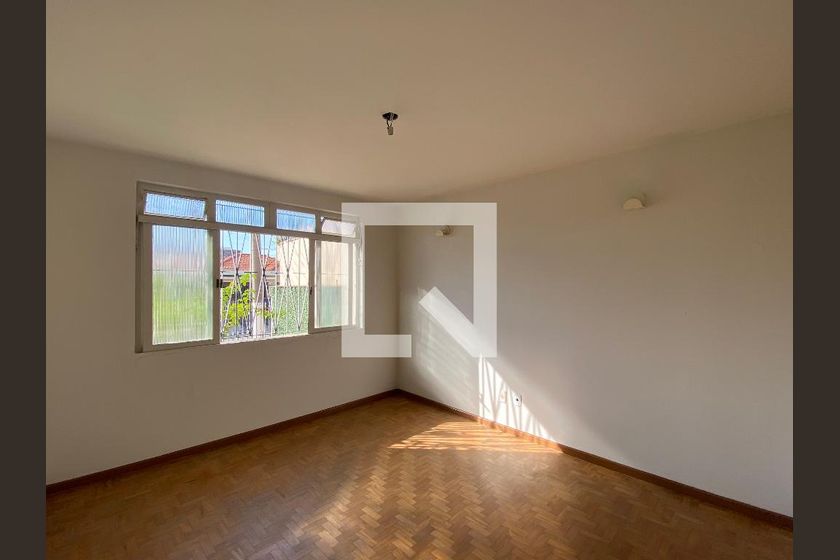 Casa, 6 quartos, 230 m² - Foto 1