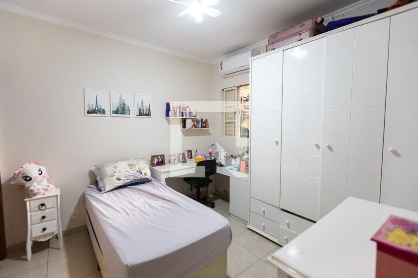 Casa à Venda - Jardim Flamboyant, 2 Quartos,  270 m2 em , Campinas - sp | SoloBR