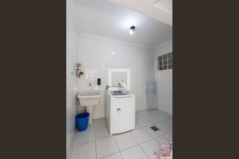 Casa à Venda - Jardim Flamboyant, 2 Quartos,  270 m2 em , Campinas - sp | SoloBR