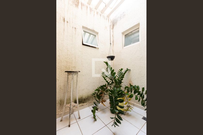 Casa à Venda - Jardim Flamboyant, 2 Quartos,  270 m2 em , Campinas - sp | SoloBR