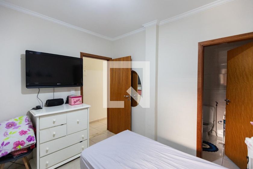 Casa à Venda - Jardim Flamboyant, 2 Quartos,  270 m2 em , Campinas - sp | SoloBR