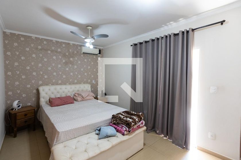 Casa à Venda - Jardim Flamboyant, 2 Quartos,  270 m2 em , Campinas - sp | SoloBR