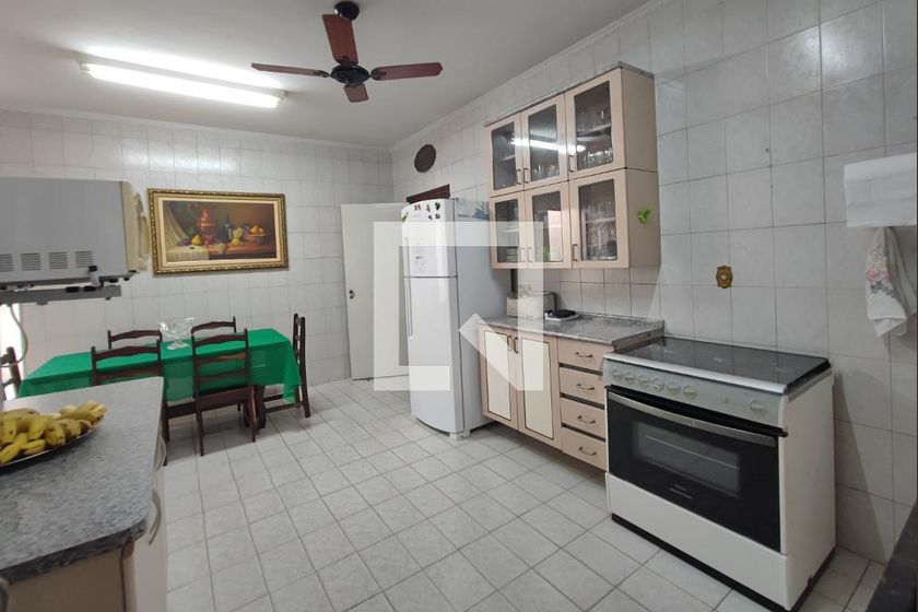 Casa à Venda - Jardim do Lago, 5 Quartos,  280 m2 em , Campinas - sp | SoloBR