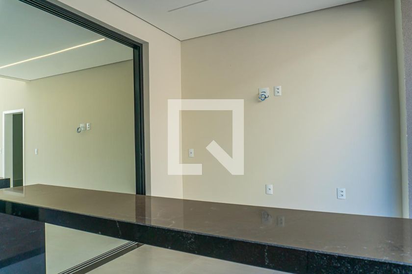 Casa à Venda - Swiss Park, 3 Quartos,  232 m2 em , Campinas - sp | SoloBR
