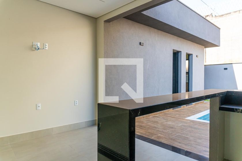 Casa à Venda - Swiss Park, 3 Quartos,  232 m2 em , Campinas - sp | SoloBR