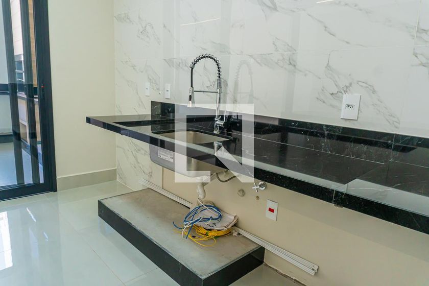 Casa à Venda - Swiss Park, 3 Quartos,  232 m2 em , Campinas - sp | SoloBR