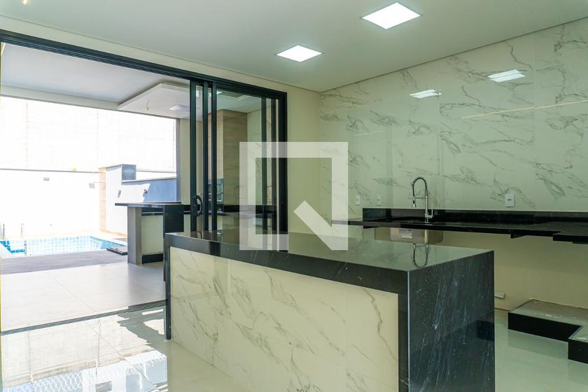 Casa à Venda - Swiss Park, 3 Quartos,  232 m2 em , Campinas - sp | SoloBR